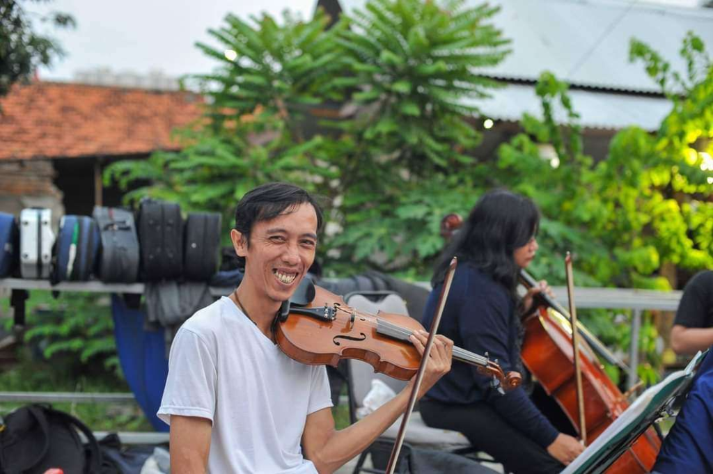 cara komunitas kreatif bertahan