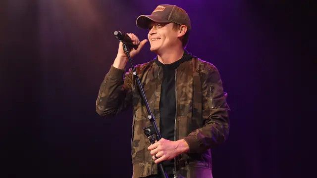 Brad Arnold Vokalis 3 Doors Down Umumkan Kanker Stadium 4 yang Sudah Menyebar ke Paru-Paru