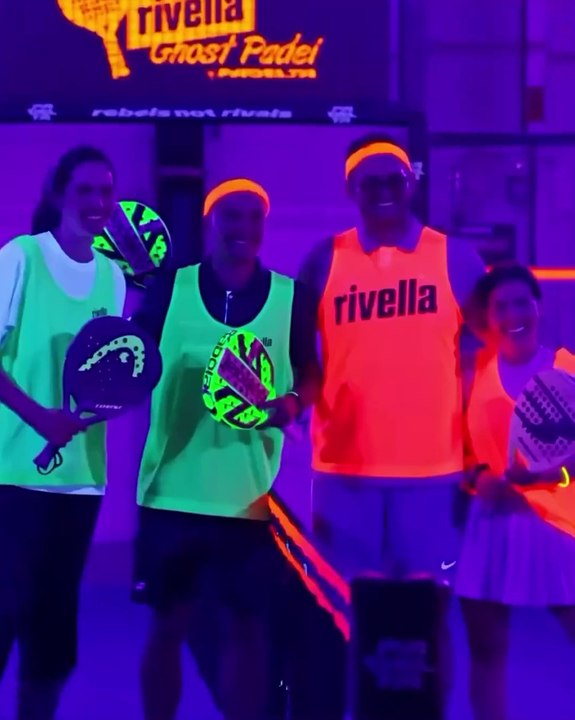 Komunitas Padel di Swiss Gelar Turnamen Glow in the Dark!