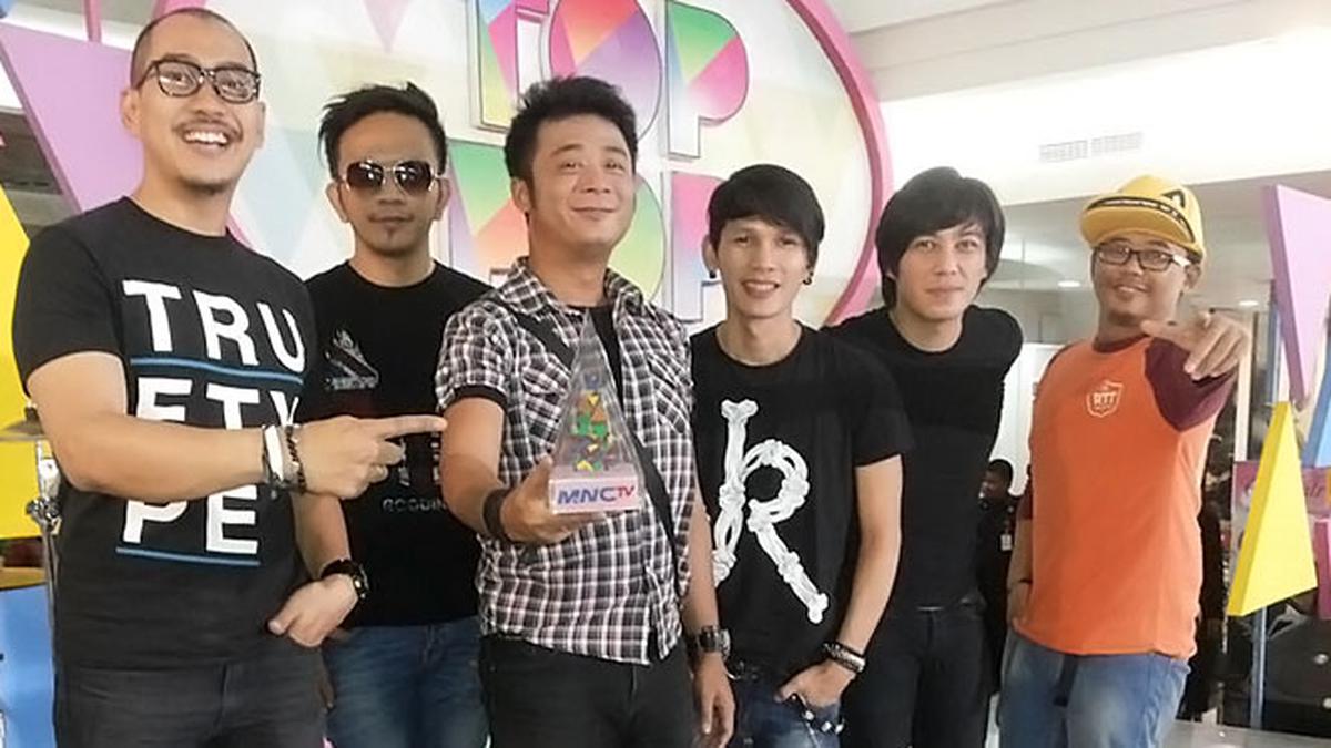 The Titans band asal kota kembang apa benar ?